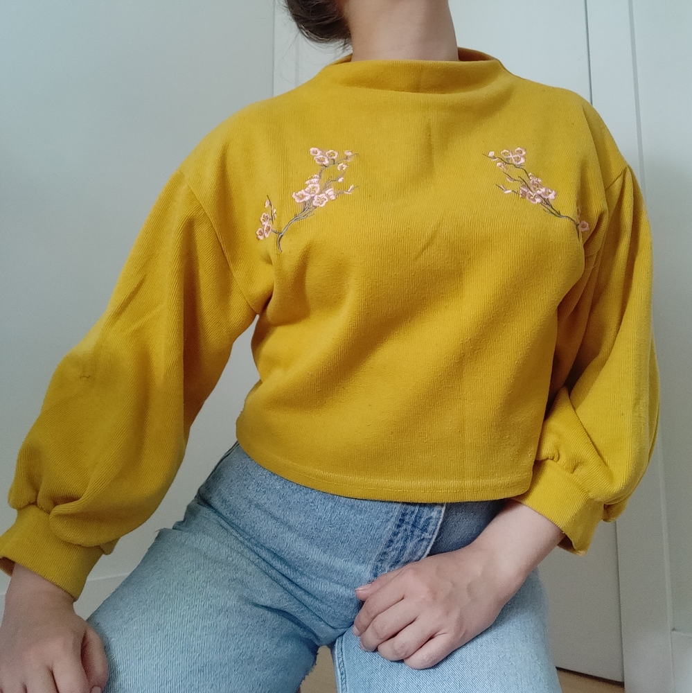 Romwe Puff Sleeve Embroidered Cropped Sweater